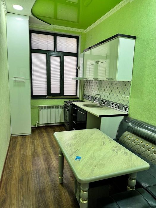 Trikotaj tomonda dubleks 2 xonali qilingan uy sotiladi