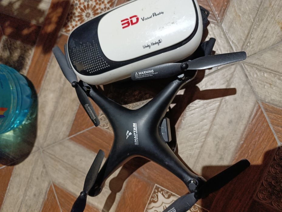 Drona Snaptain   și oochelari VR