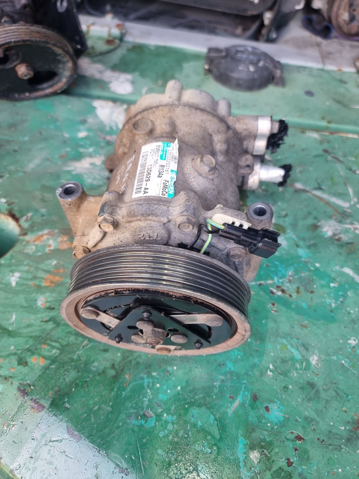 Vindem compresor clima Ford Transit 2,2 e 4