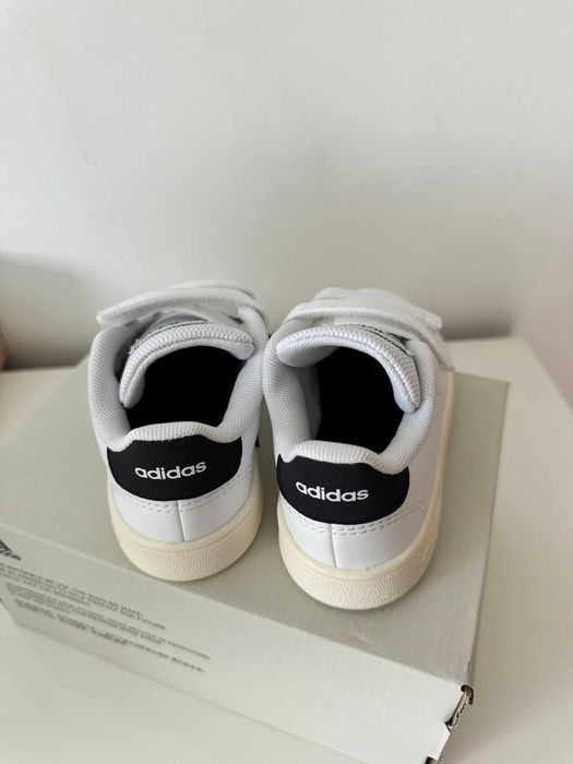 Детски Адидас 24 номер