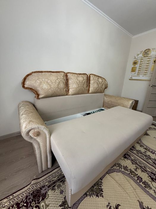 Продается диван в хорошем состоянии