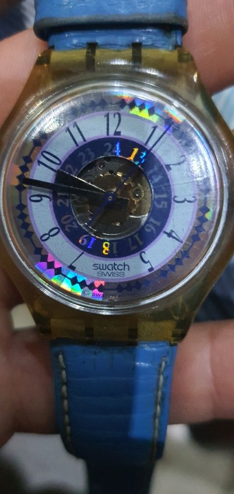 Продавам часовник. swatch .swiss