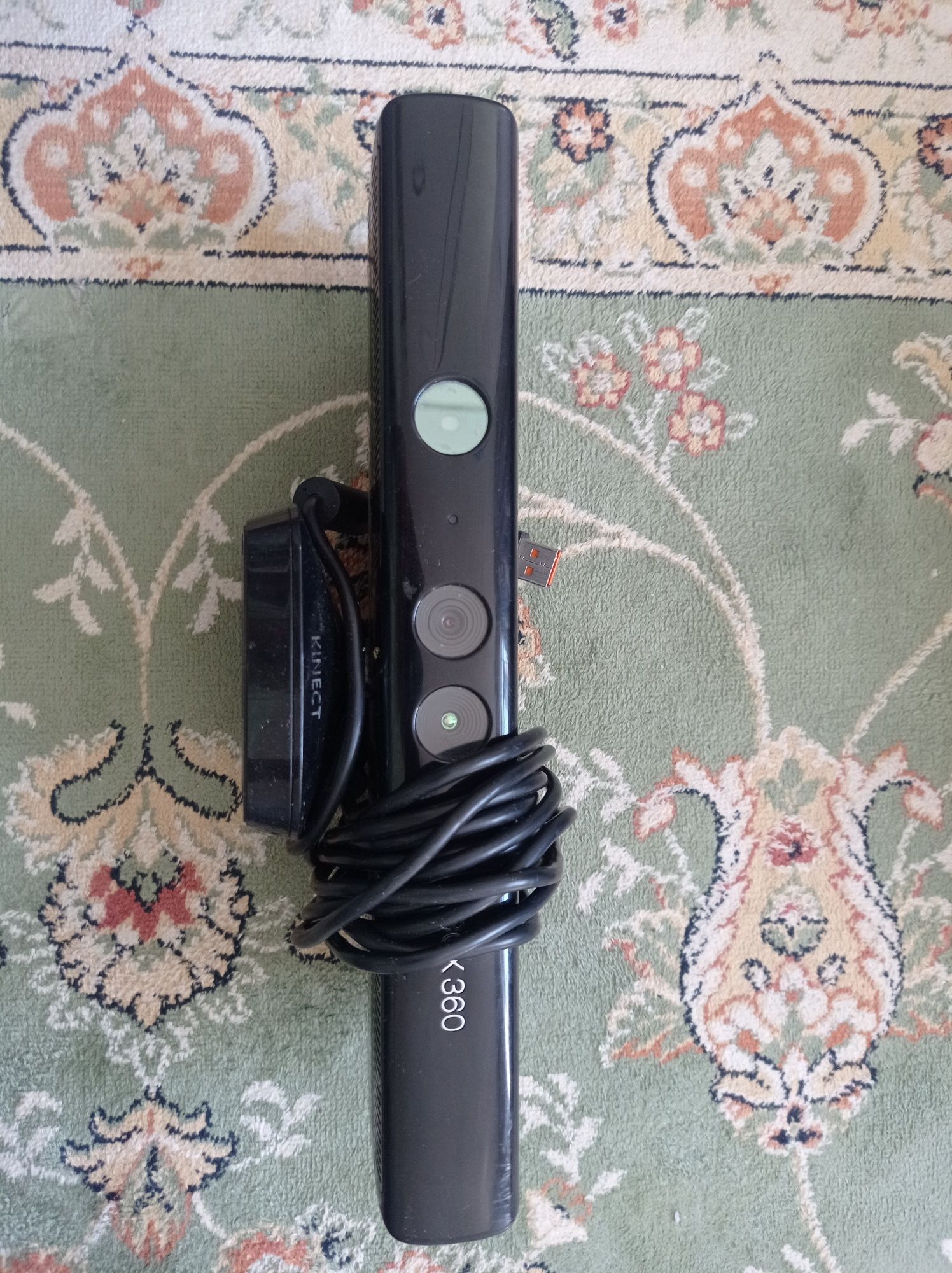 Продам Kinect в хорошем состоянии работает