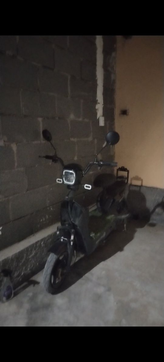 Skuter srochni sotiladi