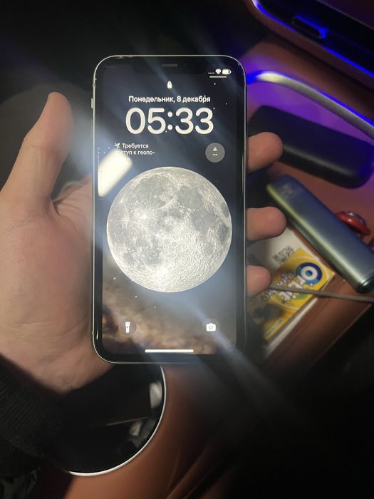 Продам 11 айфон полностью в идеале 128гб