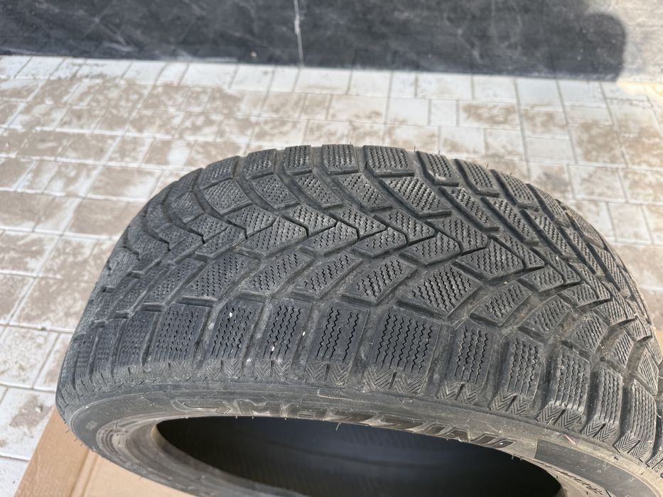 Продается балон245/45 r18 4 штуки