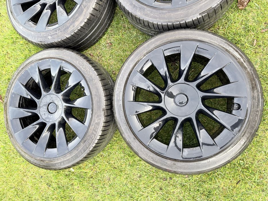 Jante cu anvelope Tesla Model Y X R20