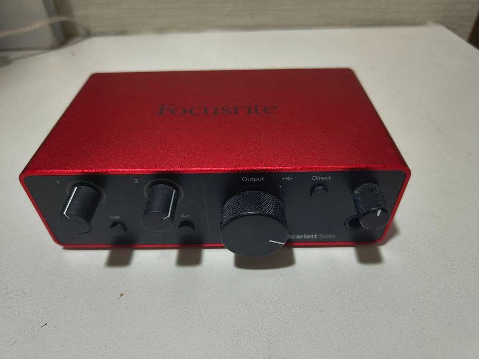 Звуковая карта Focusrite Scarlett Solo 4th Gen