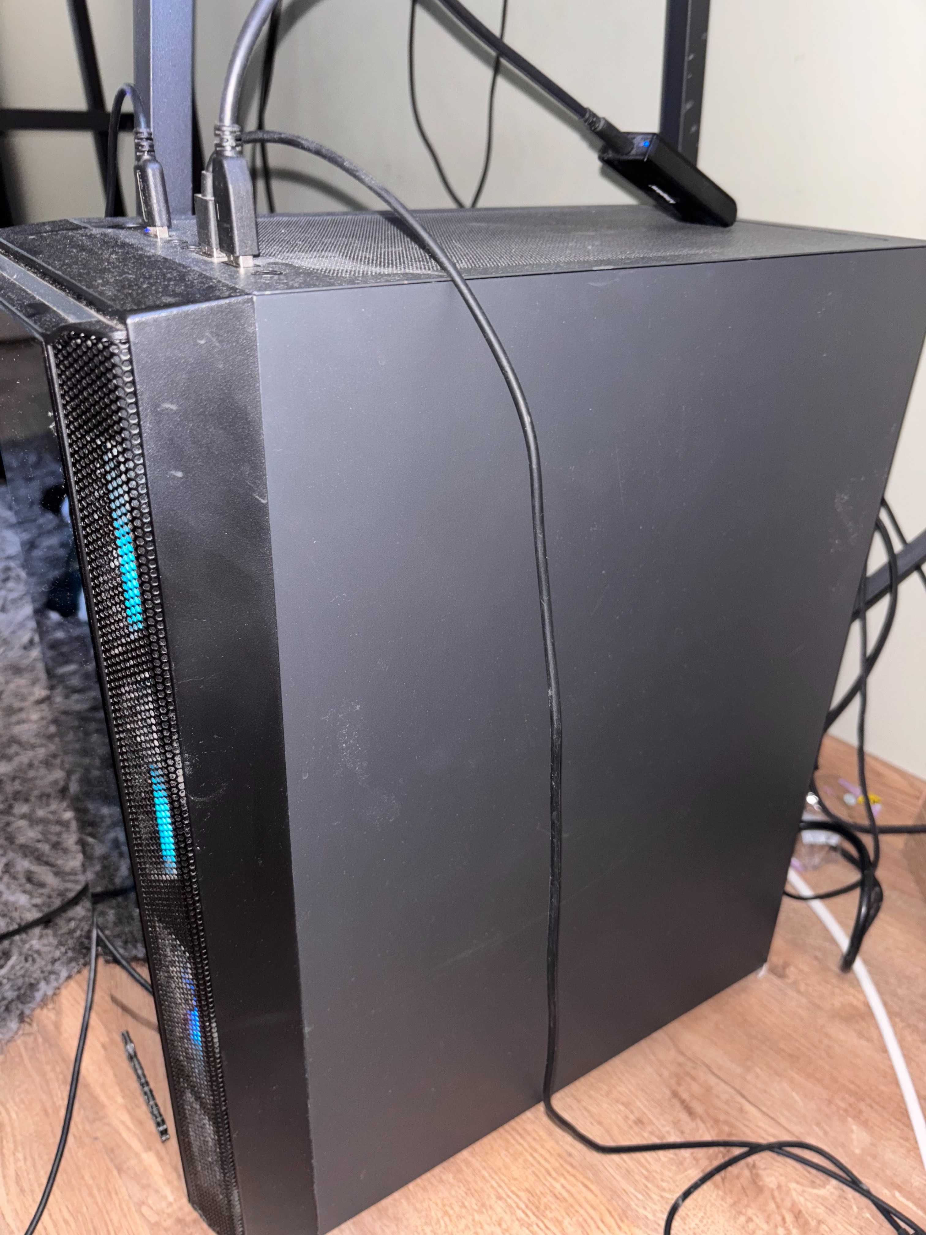 Vand Unitate PC + Desktop