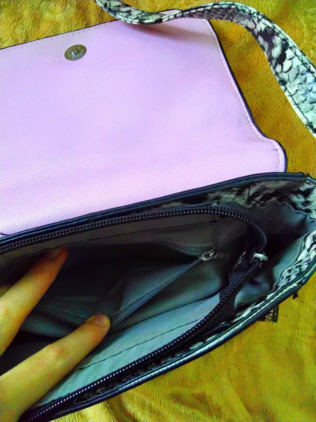 Момичешки  чанти и портмоне