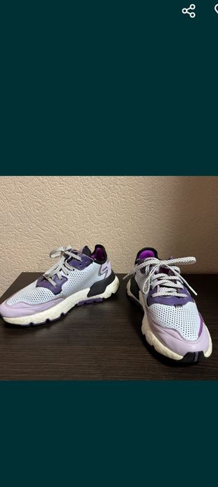 Продам женские кроссовки натуральная кожа фирма Адидас размер 36 . 37