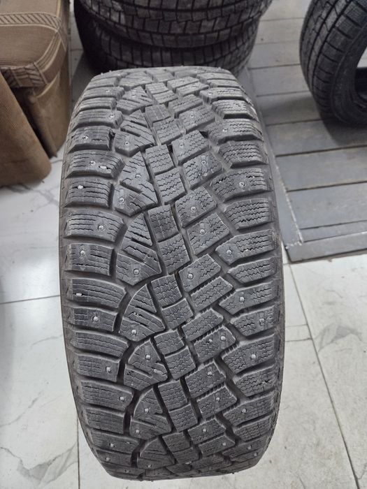 Продам шины с шипами размер 215/50/r17