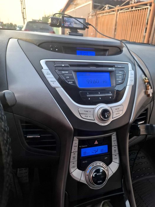 Hyundai Elantra 2012 1.6 benzina