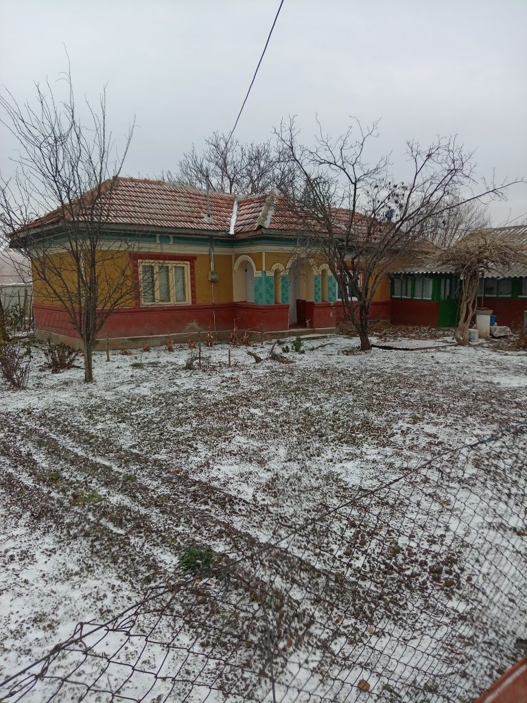 Casa bătrânească Mitreni, jud. Călărași + teren 1000 mp