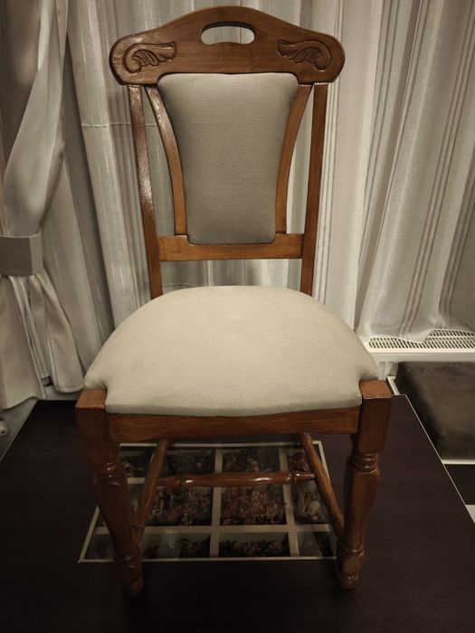 Vând 4,6,8 scaune lemn masiv