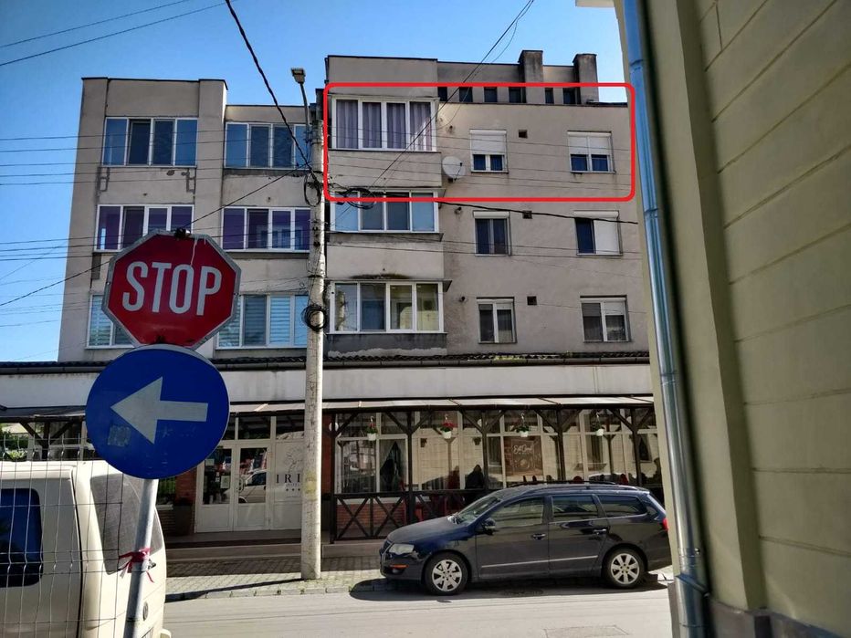 Vând apartament cu 2 camere în centru.(Pensiunea Iris)