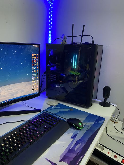 Pc(se vinde doar unitatea, nu celelalte)