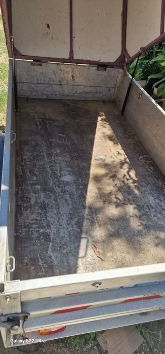 Vând remorca in stare bună