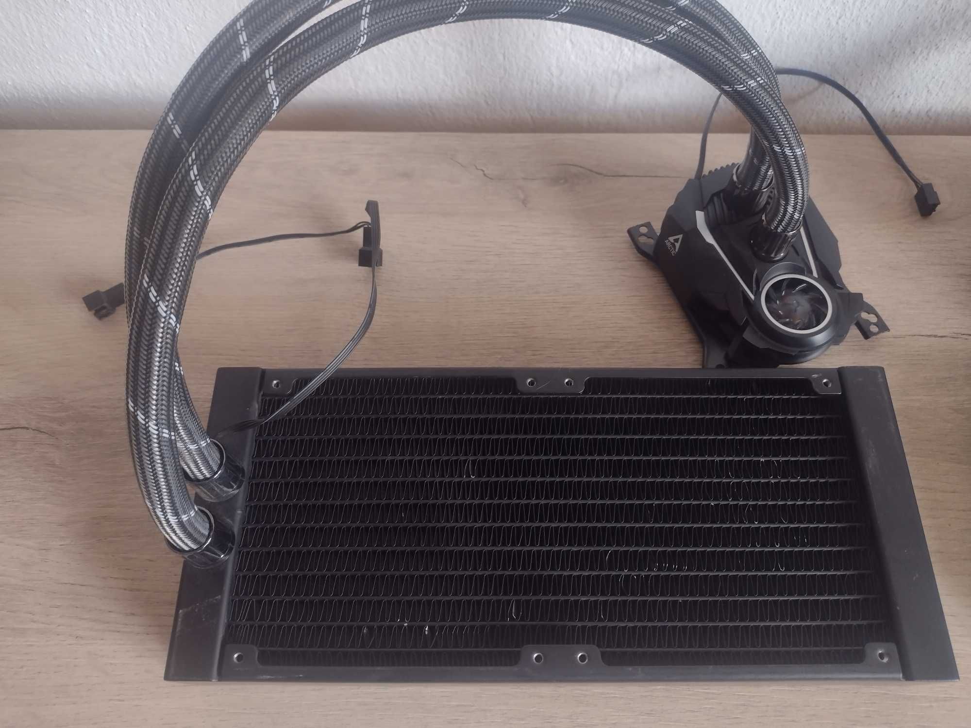 2 броя водни охаждания за компютър Arctic и NZXT