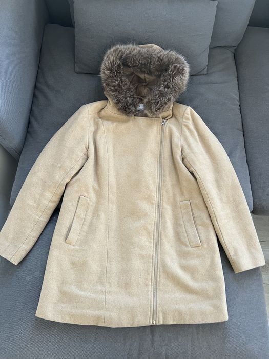 Ново палто RESERVED с качулка