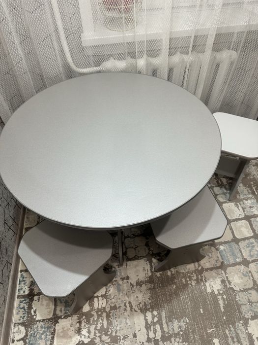 Продам стул со стульями