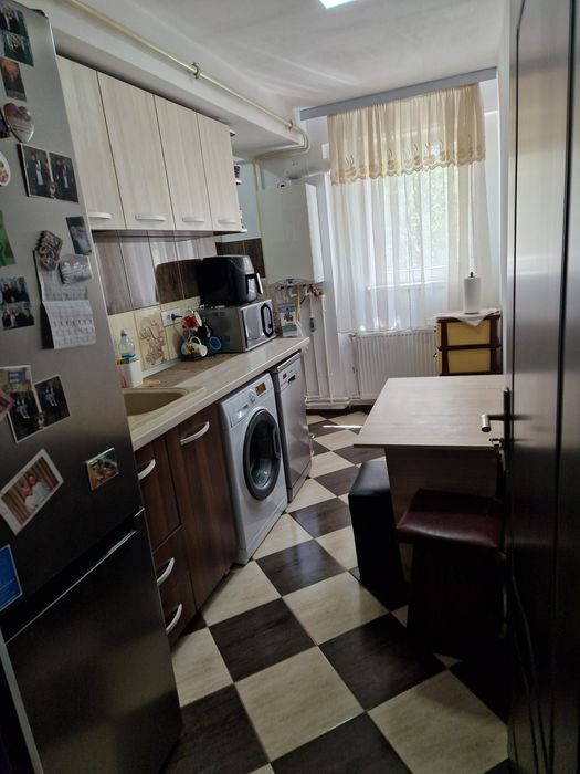 Vand apartament 3 camere, mobilat si utilat