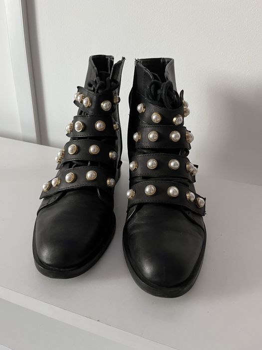 Ghete Zara cu perle, din piele