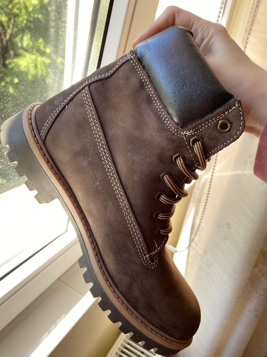 Ghete maro din piele