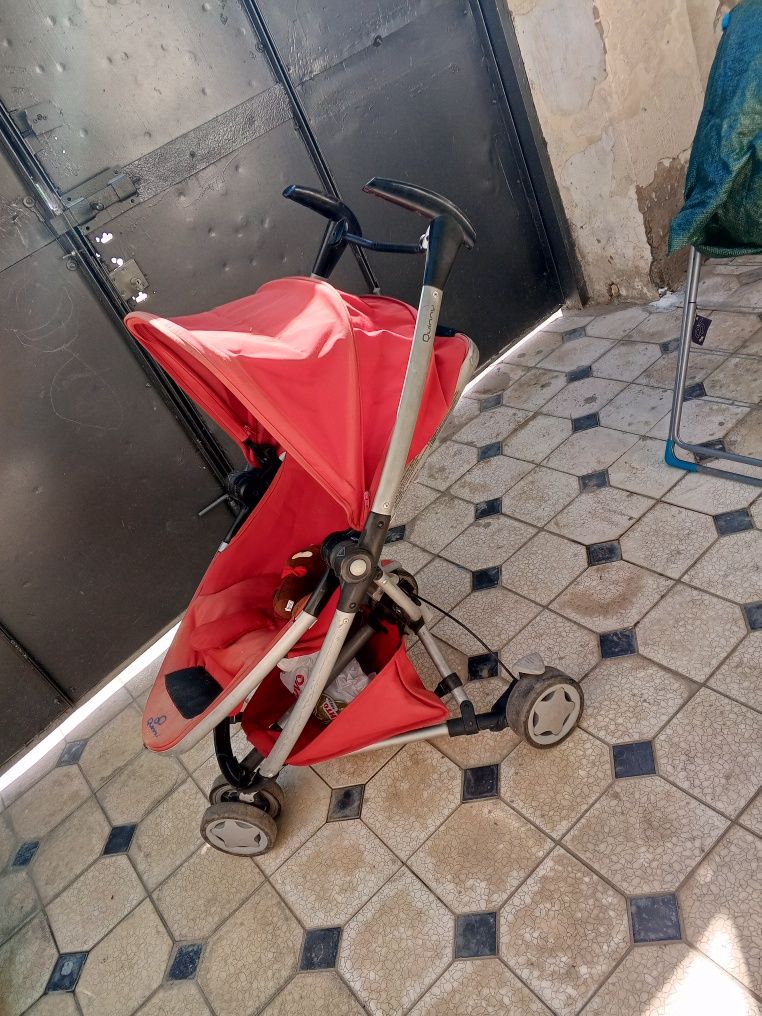 Коляска б/у фирмы Quinny