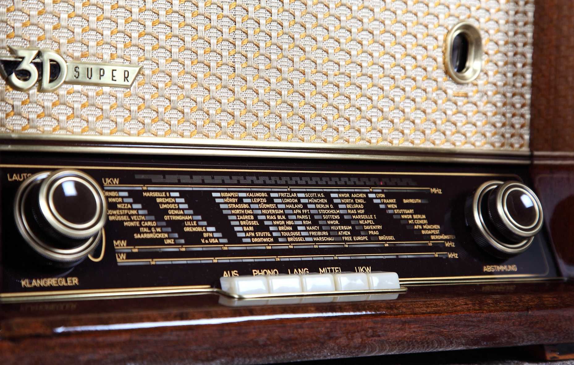 Vand radio pe lampi Neckermann, type 96611 WR, complet restaurat