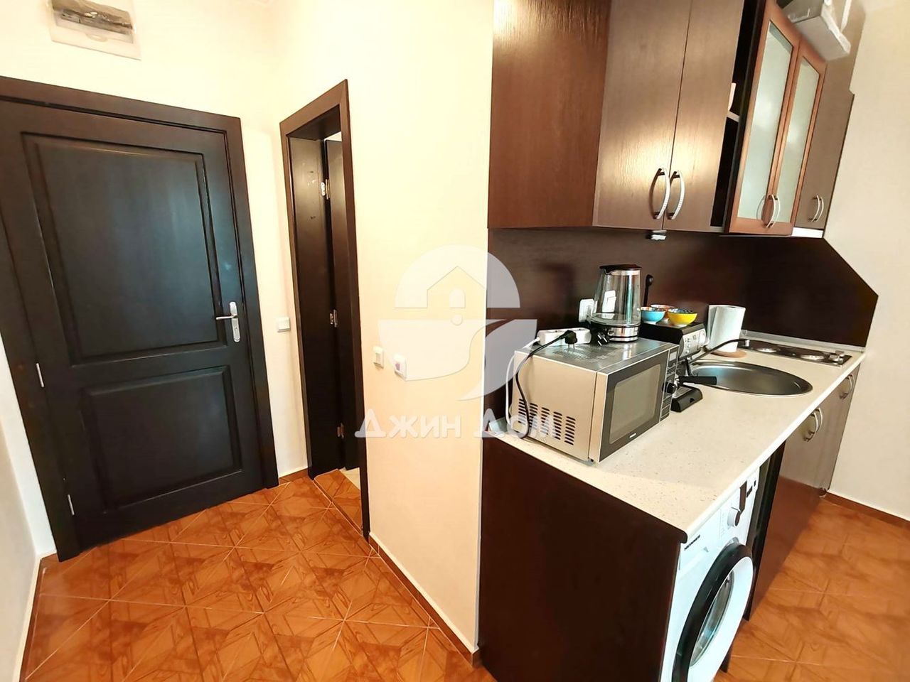 Продава се Едностаен апартамент в к.к. Слънчев бряг - 33 кв.м за 1500 €/кв.м - Снимка #3