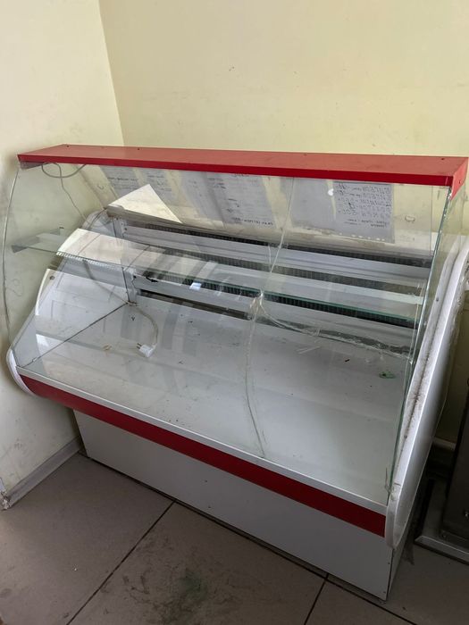 Холодильник витринный