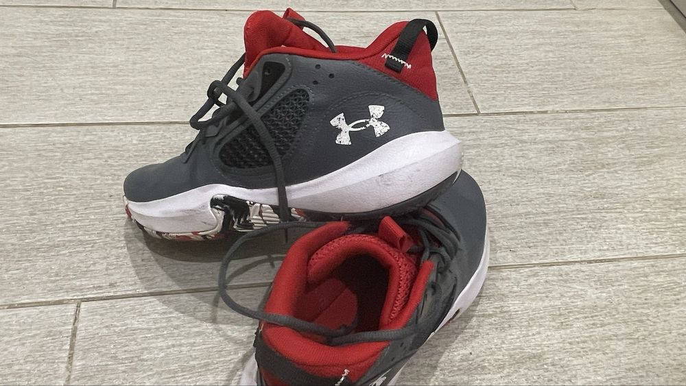 Обувки на under armour