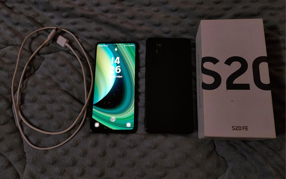 Samsung S20 FE на снапдрагоне