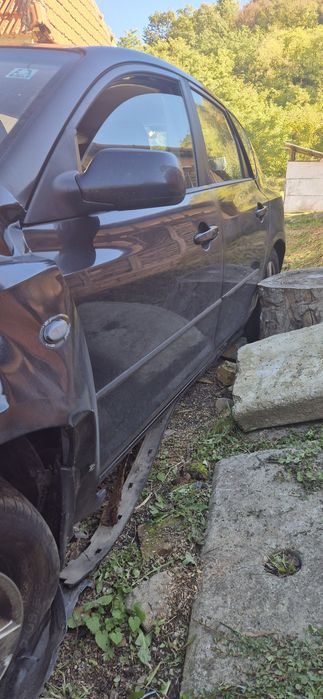 Vând mazda 3 la piese