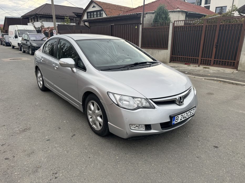 Honda Civic sedan 1.3 benzina hibrid 51.000km reali