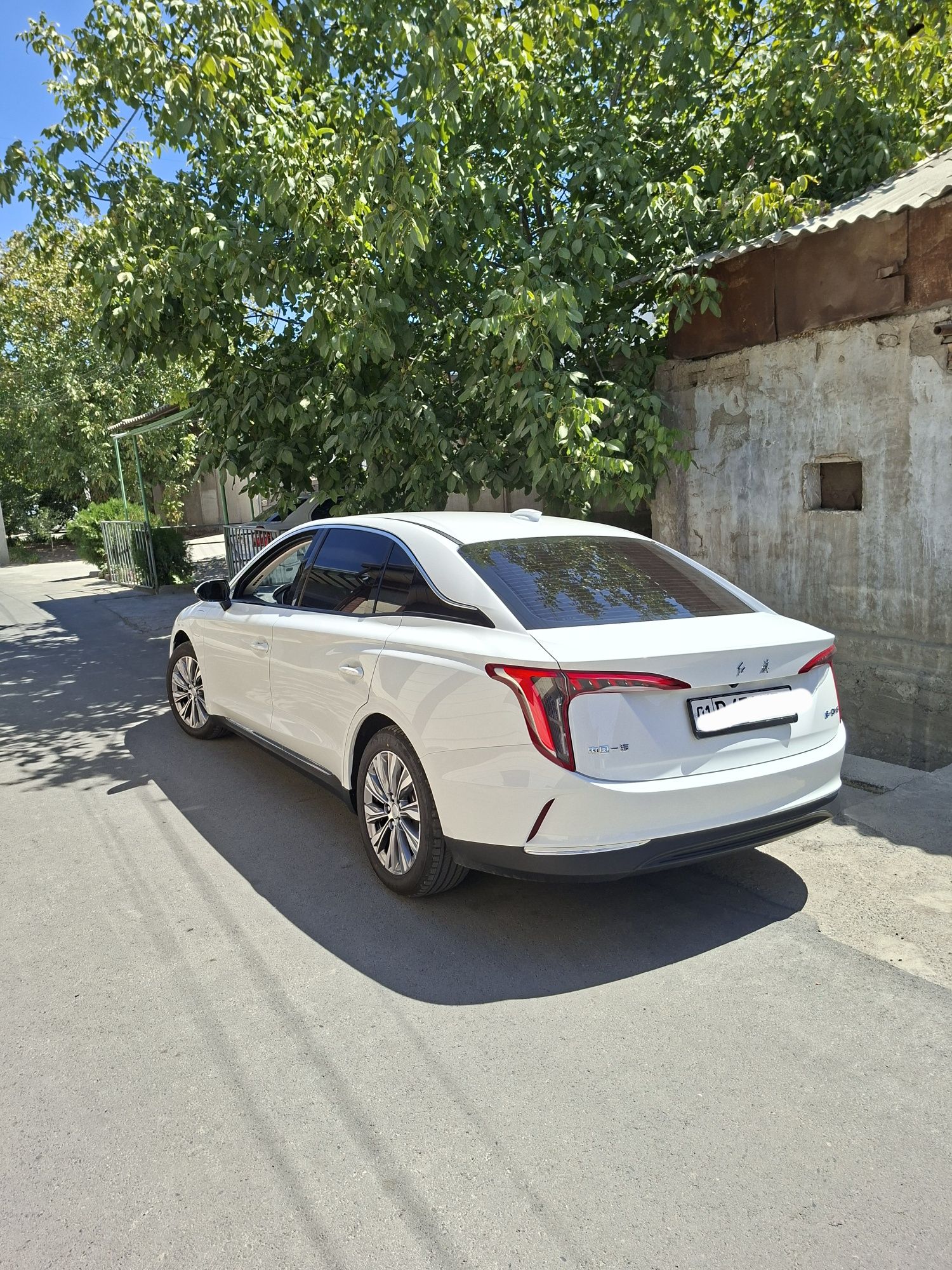 Hongqi EQM5 Насия САВДО, АРЕНДА, ВЫКУПГА чикарамиз