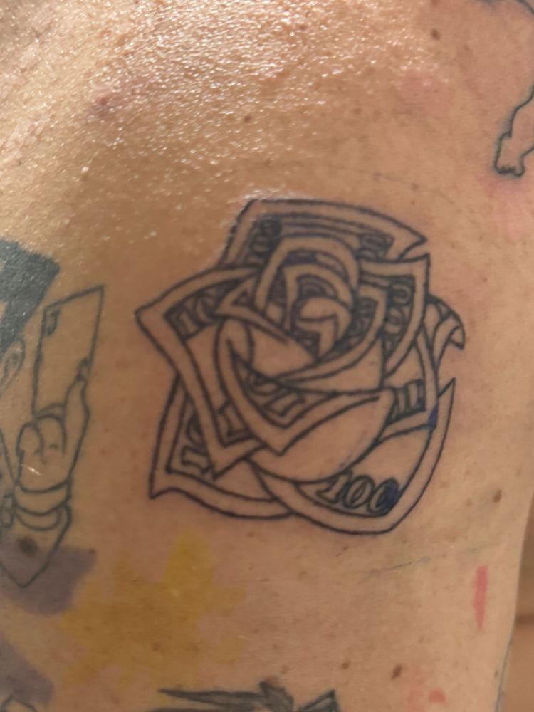 Fac tatuaje gratis