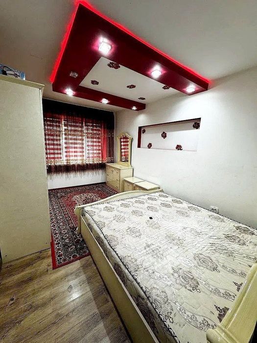 Срочно продается 2 ком.. квартира Согдияна.