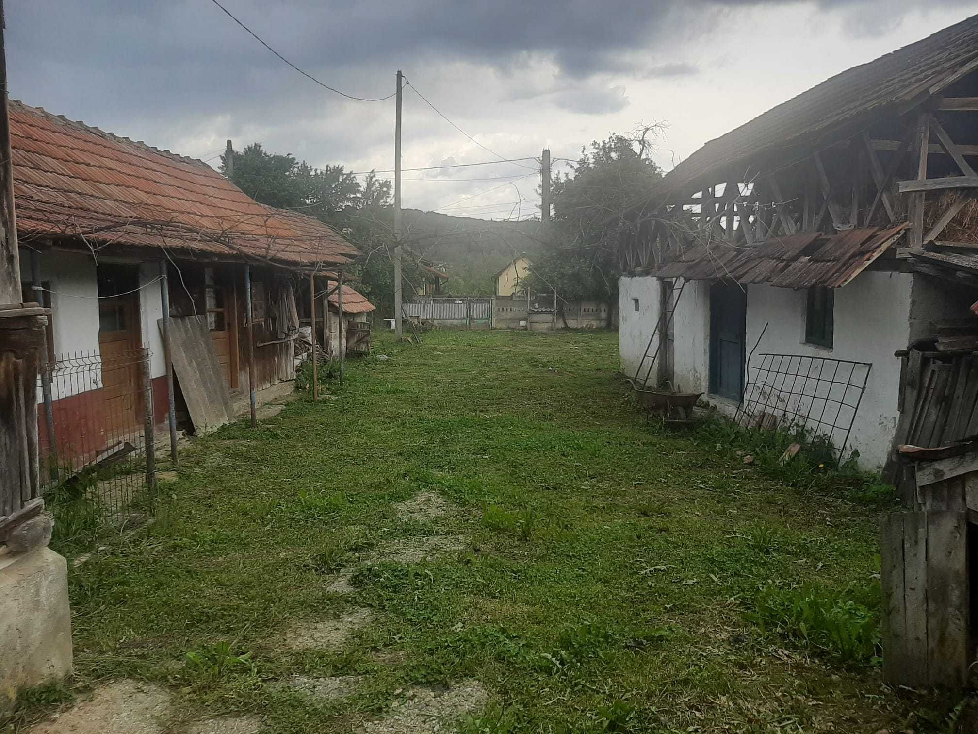 TEREN si LOCUINTA batraneasca