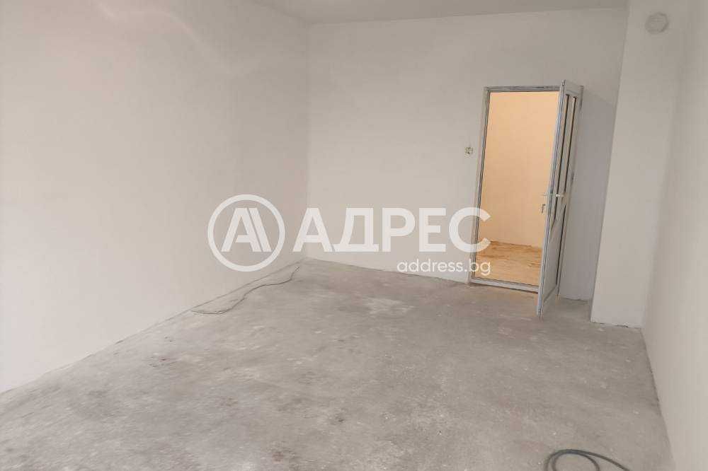 Тристаен апартамент в централната част на ж.к. Орел