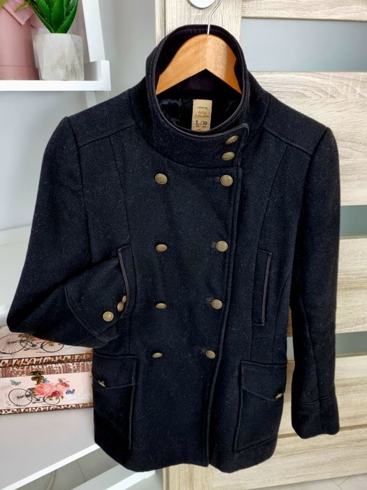 Paltonas stil military negru Bershka L