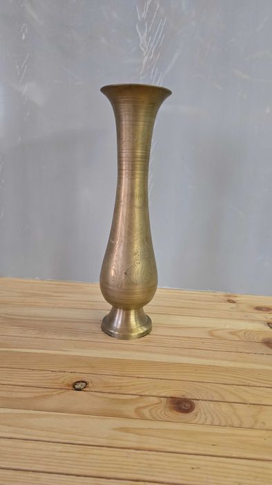 Vaza veche din bronz