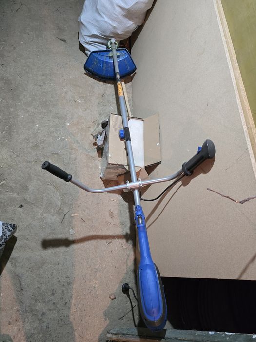 Gazon strijka qladgon aparat sotiladi yengide 3-4marta iwlatlgan