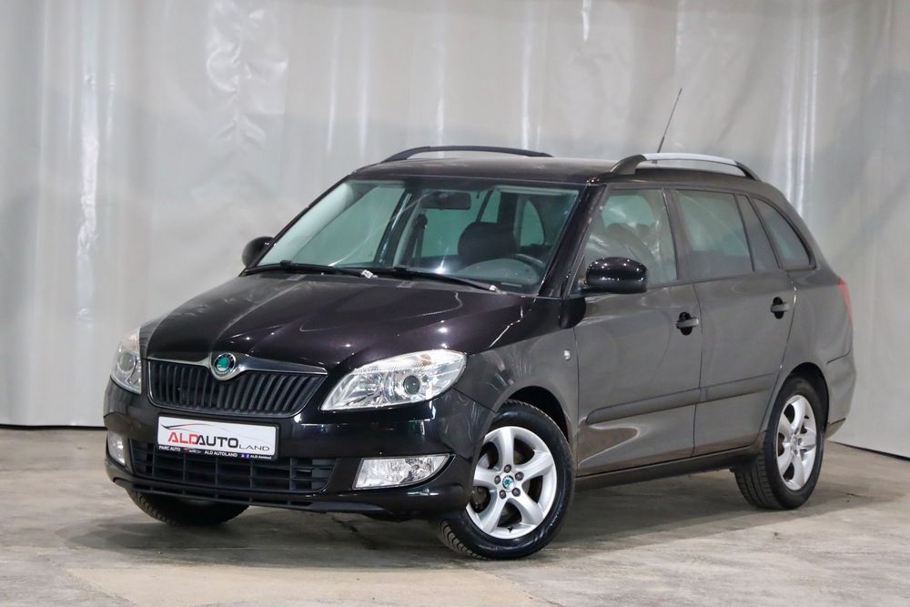 Skoda Fabia Apple CarPlay * Android Auto * Navi * AC * Pilot Automat