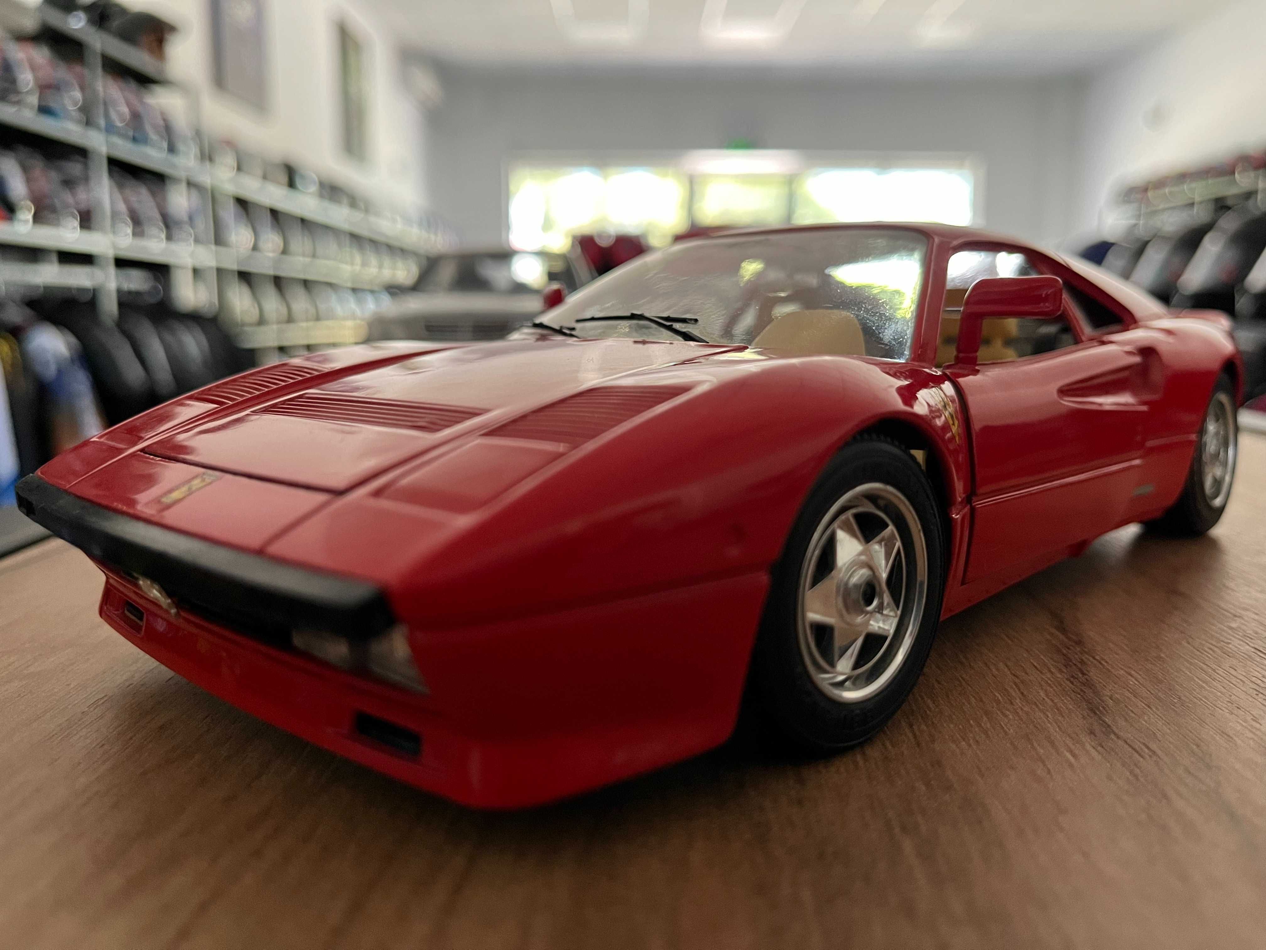 Метална колекционерска колички BBURAGO FERRARI GTO 1984 мащаб 1:18