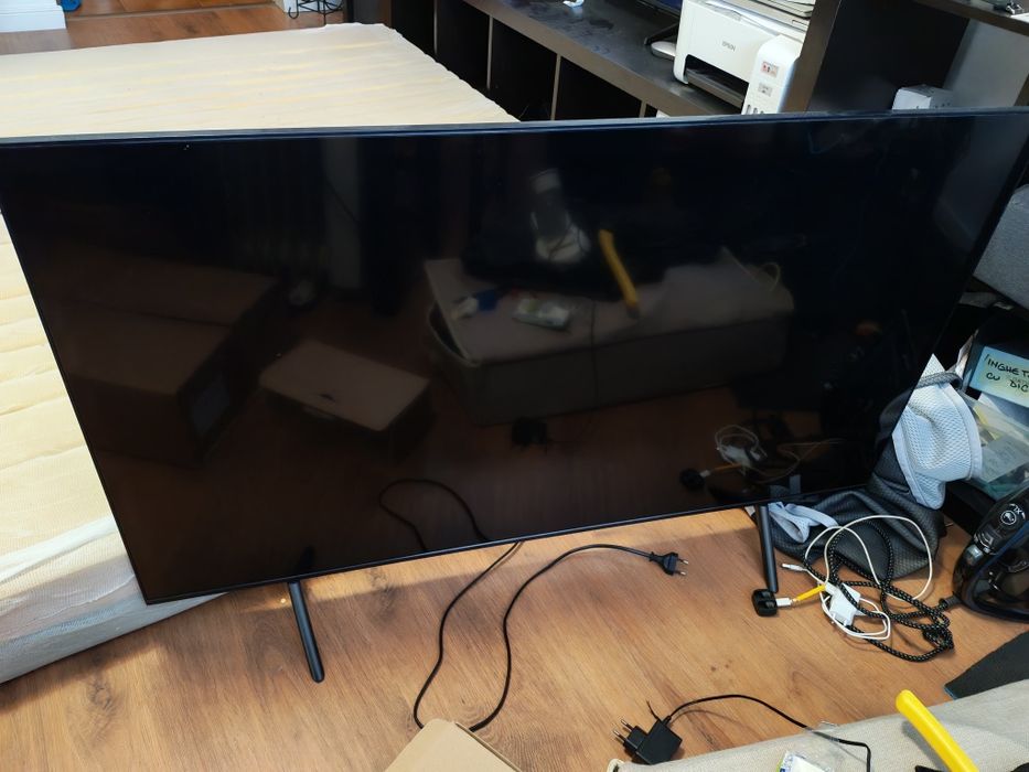 Televizor Samsung 50" UE50AU8072 – defect, pentru piese