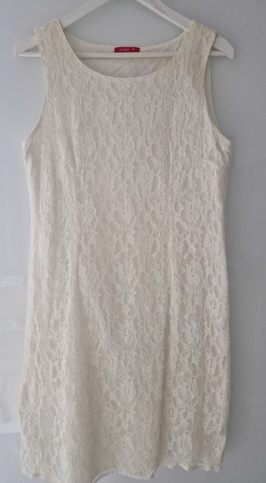 Rochie dantelă căptușită