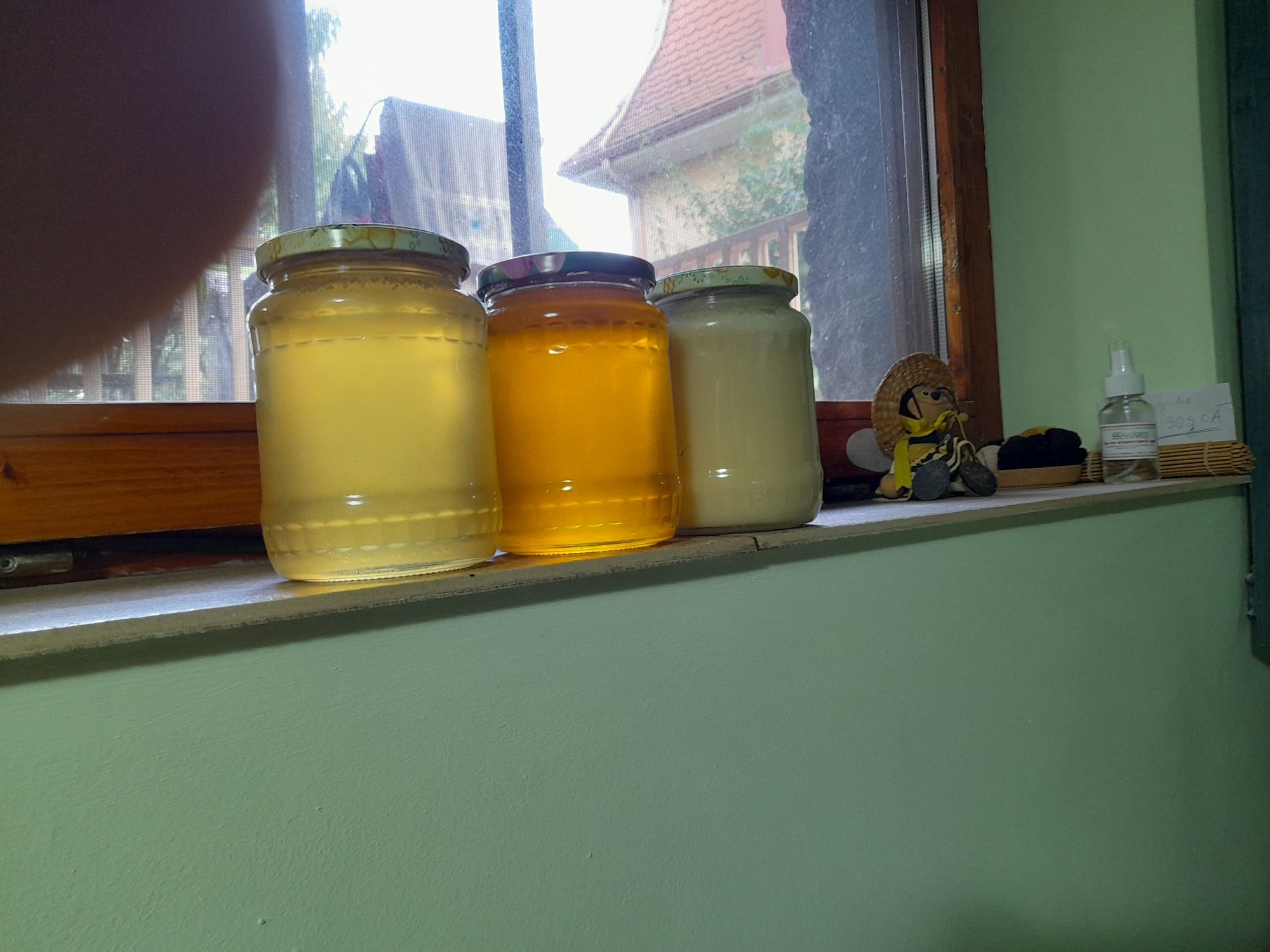 Vând miere de albine cu buletin de analizaProducție 2023!