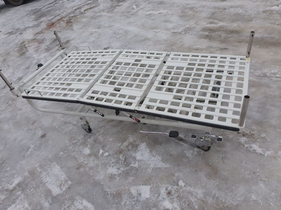 Медицинская кровать